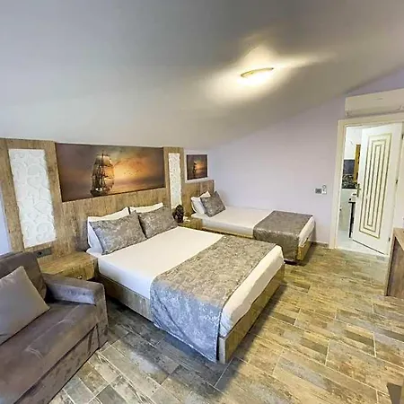 Castle Light Boutique Hotel 3*