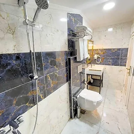 Castle Light Boutique Hotel 3*